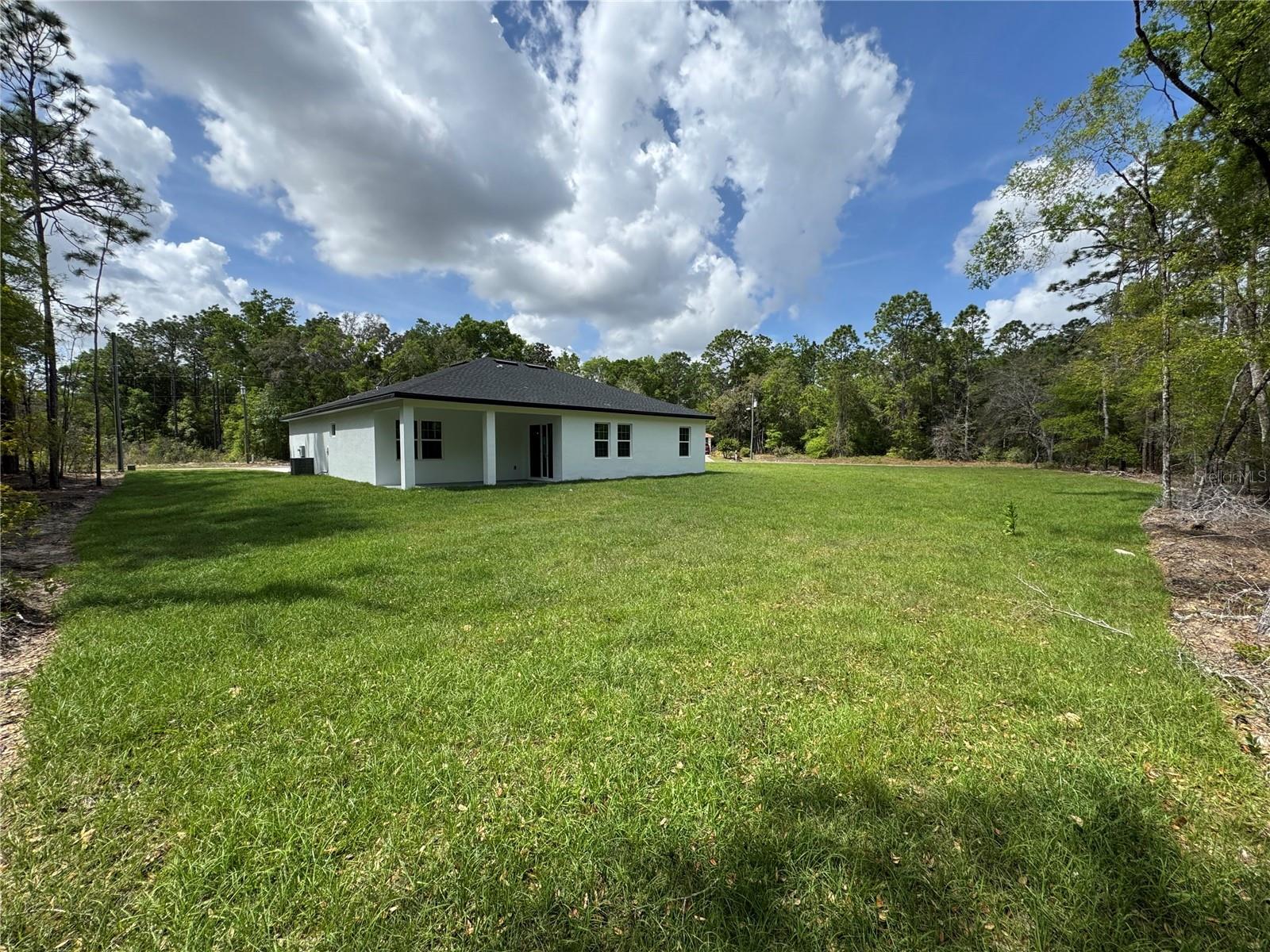 Listing photo id 5 for 10099 Carib Way