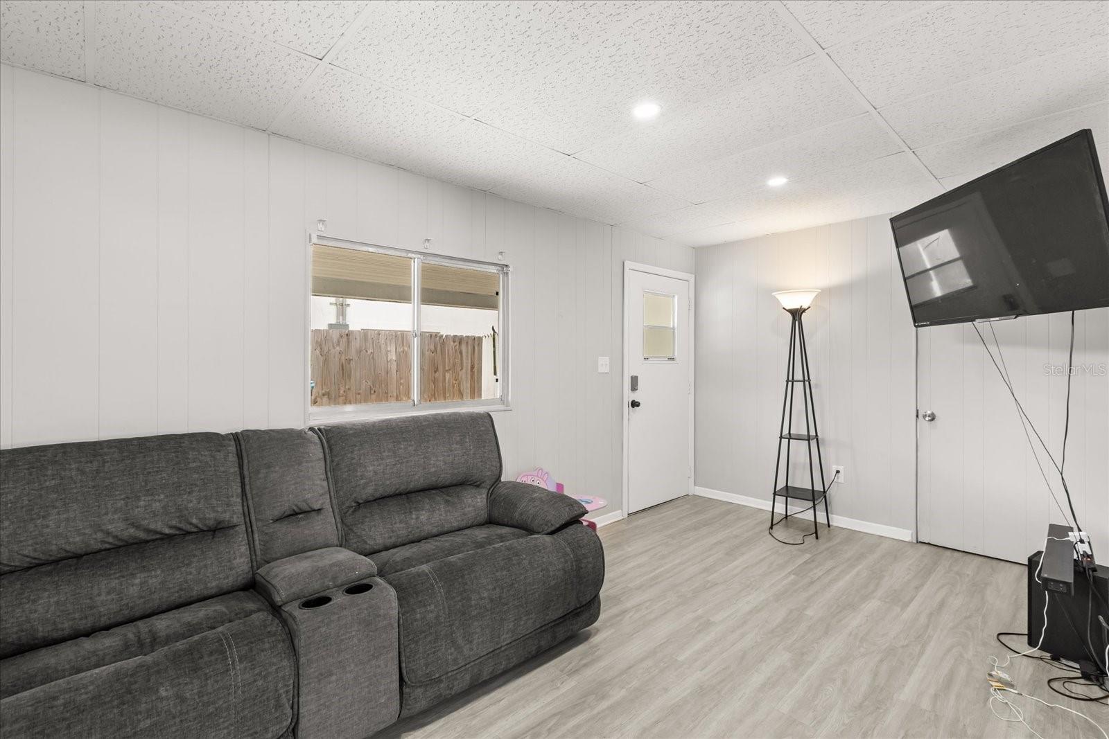 Image 12 of 35 For 609 Highland Street