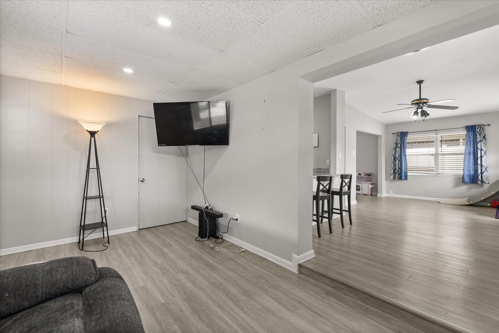 Image 13 of 35 For 609 Highland Street