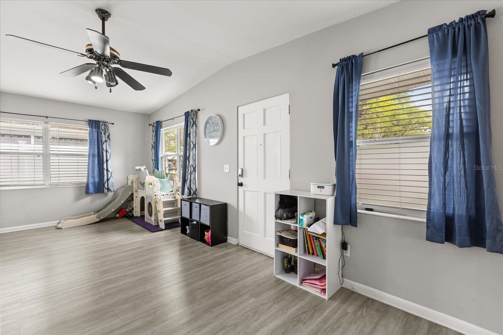 Image 8 of 35 For 609 Highland Street