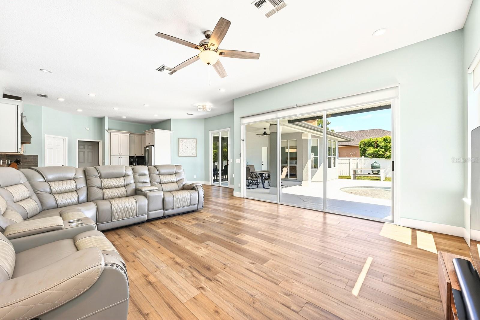 Image 13 of 38 For 1047 Willa Lake Circle