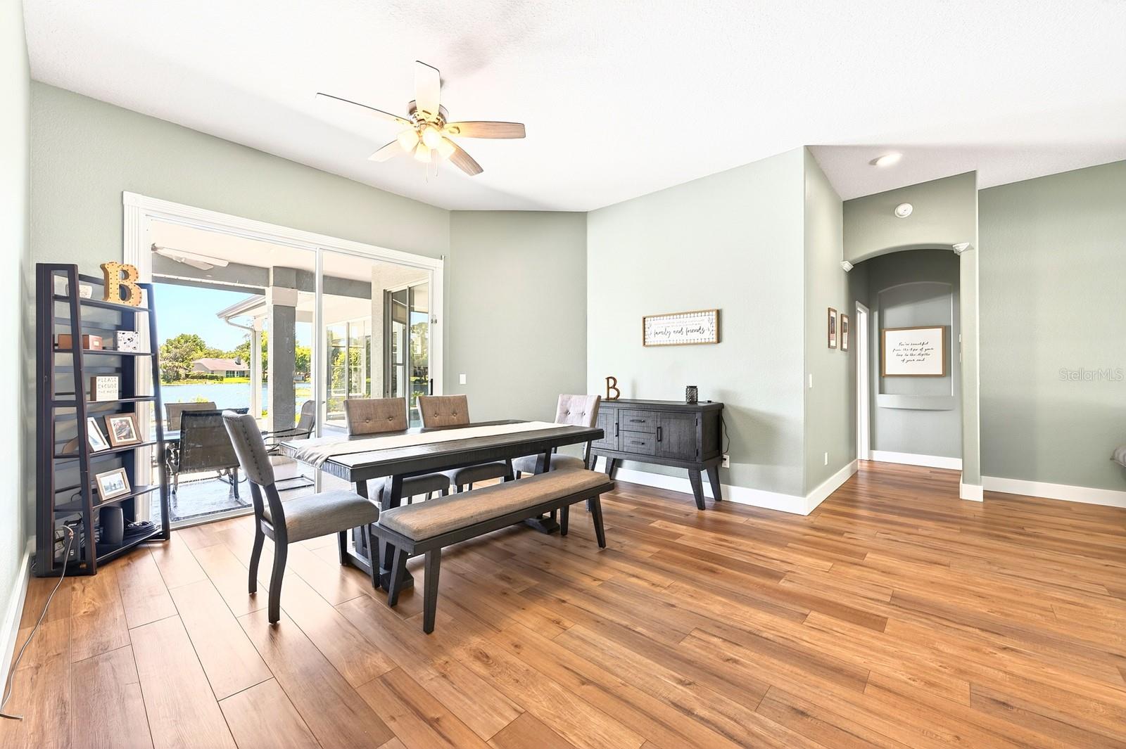 Image 5 of 38 For 1047 Willa Lake Circle