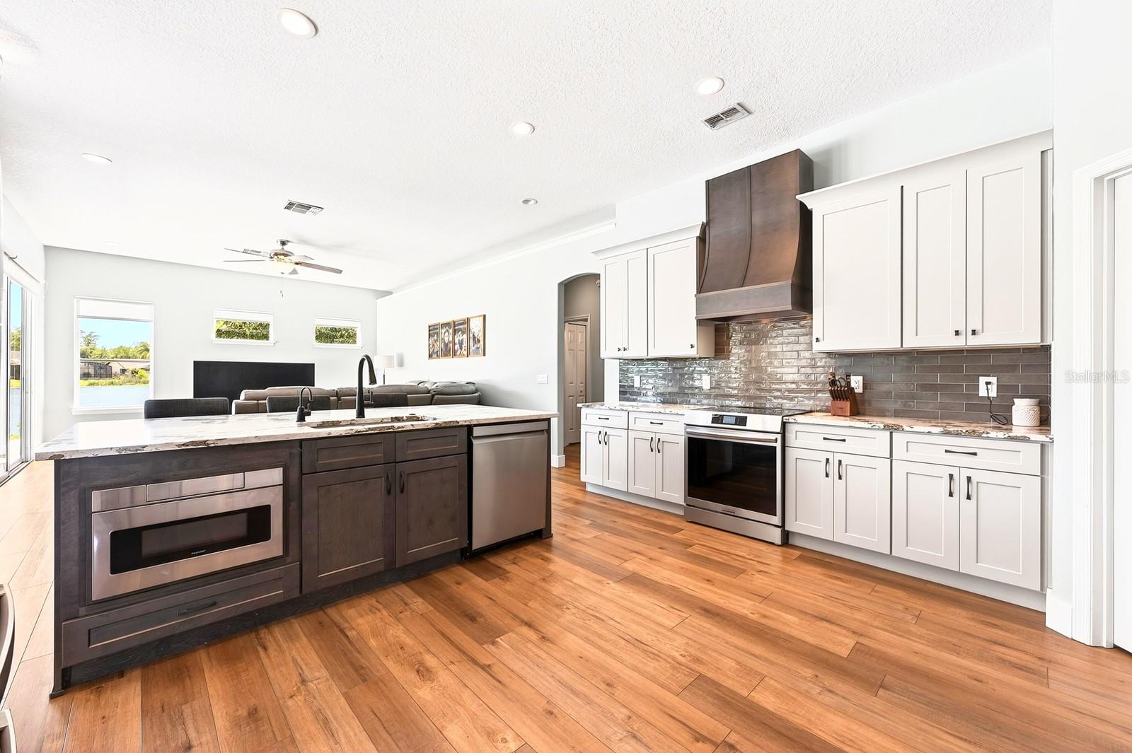 Image 8 of 38 For 1047 Willa Lake Circle