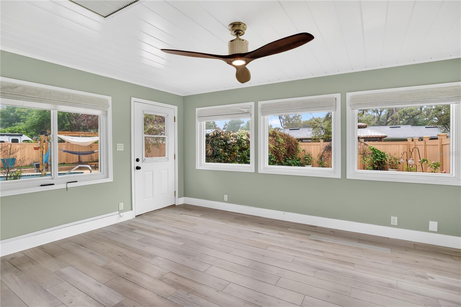 Image 13 of 33 For 1029 Glenwood Road