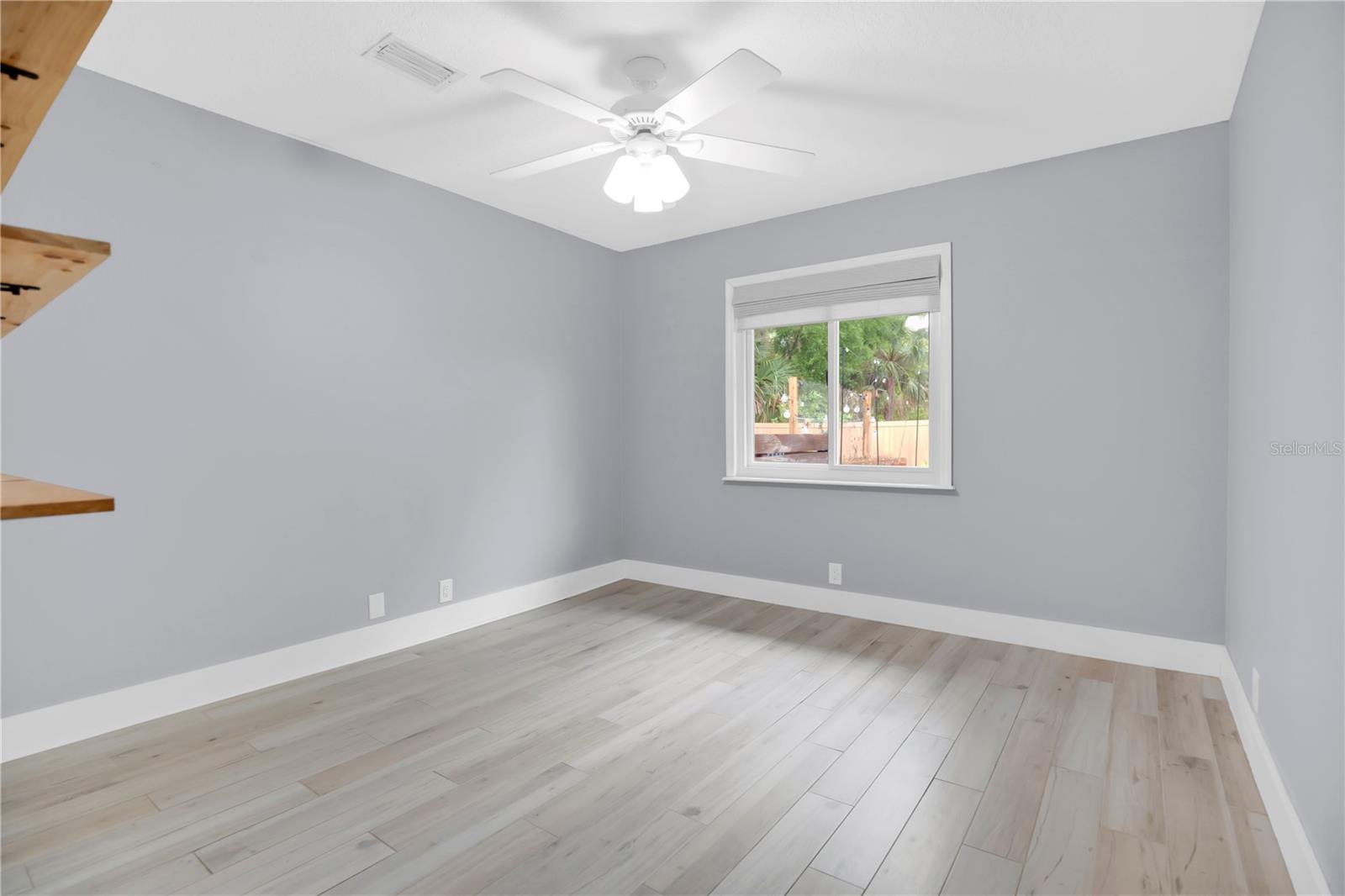 Image 19 of 33 For 1029 Glenwood Road