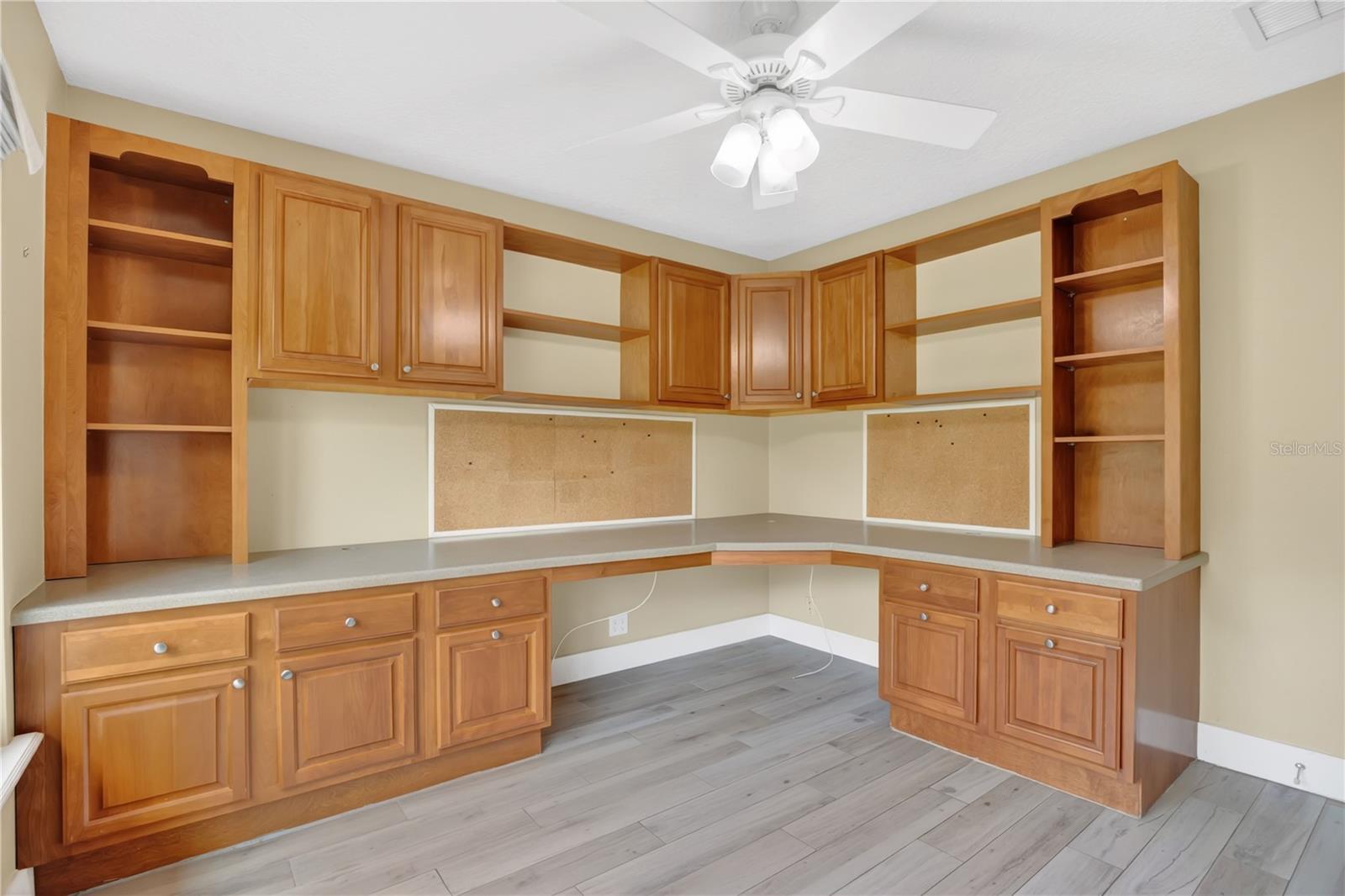 Image 23 of 33 For 1029 Glenwood Road