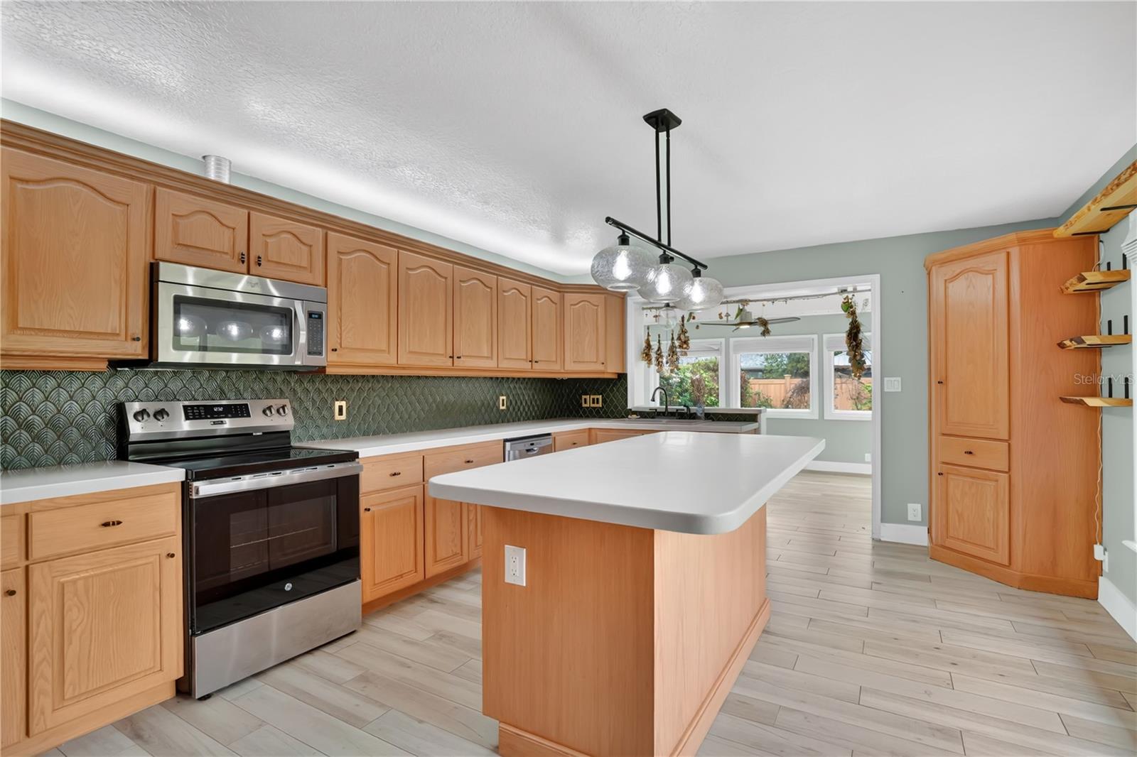 Image 8 of 33 For 1029 Glenwood Road