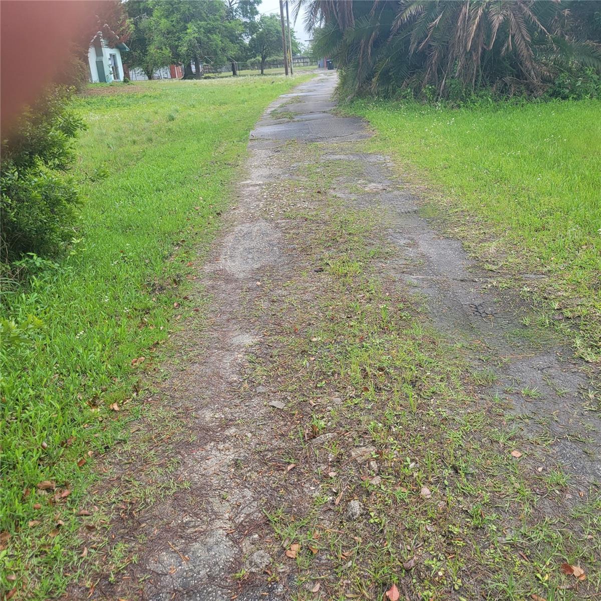 Image 3 of 4 For 2122 Apopka Boulevard