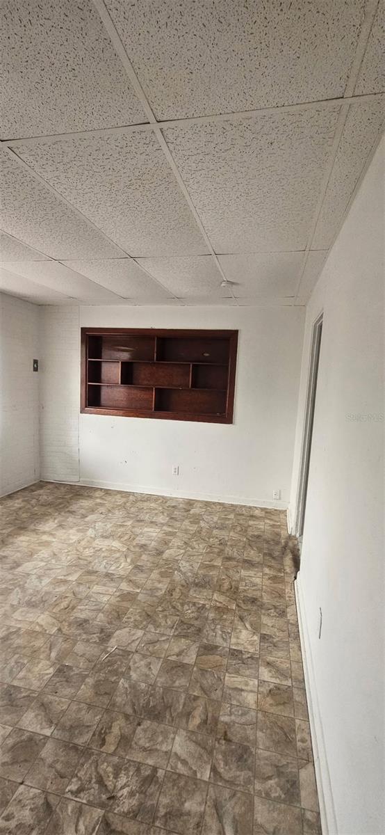 Listing photo id 8 for 6923 Anoka Drive