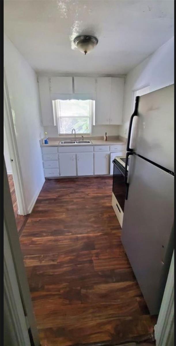 Listing photo id 17 for 6923 Anoka Drive