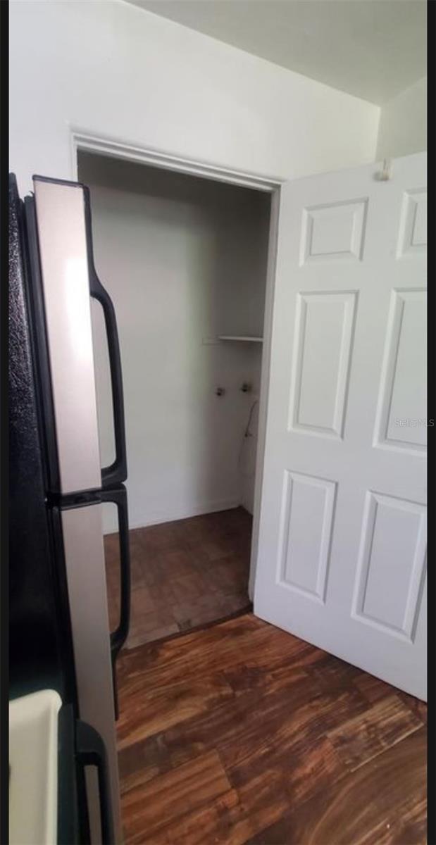 Listing photo id 18 for 6923 Anoka Drive