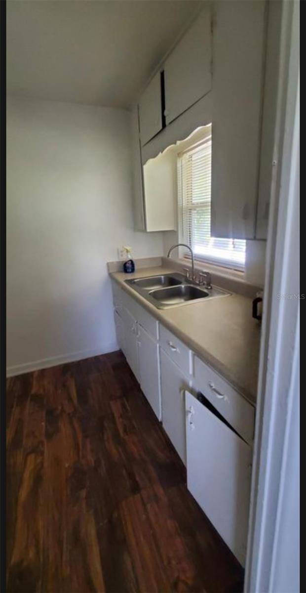 Listing photo id 20 for 6923 Anoka Drive