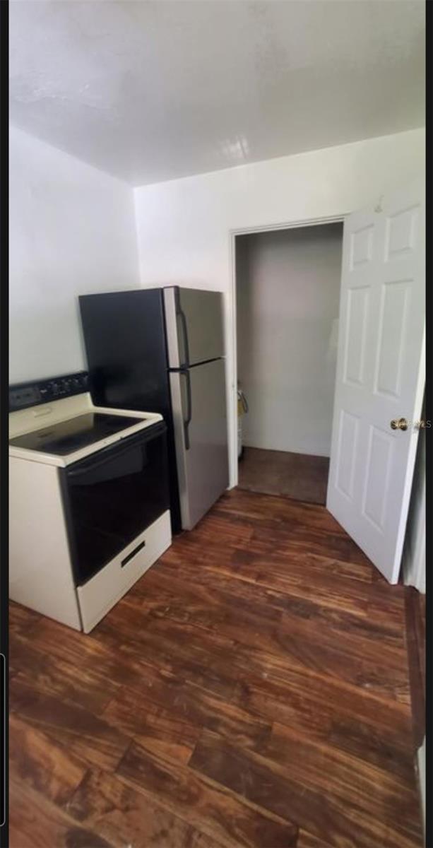 Listing photo id 21 for 6923 Anoka Drive