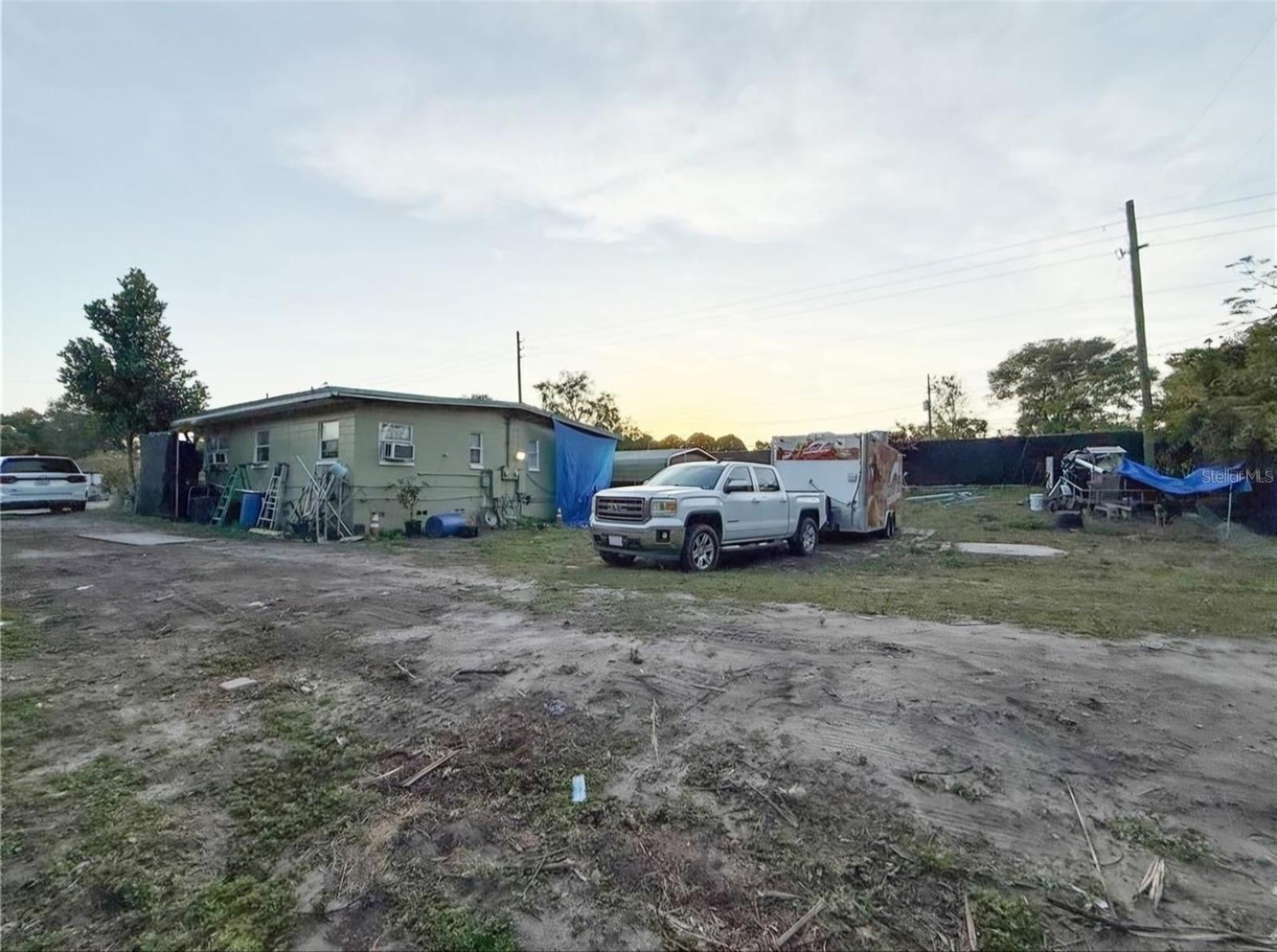 Listing photo id 1 for 6923 Anoka Drive