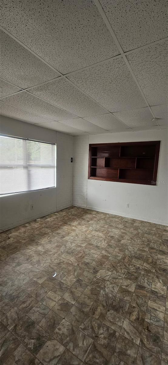 Listing photo id 7 for 6923 Anoka Drive