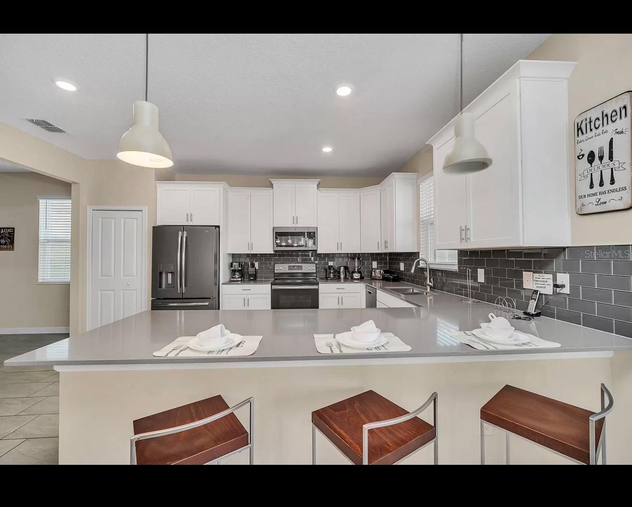 Image 3 of 43 For 740 Drop Shot Drive