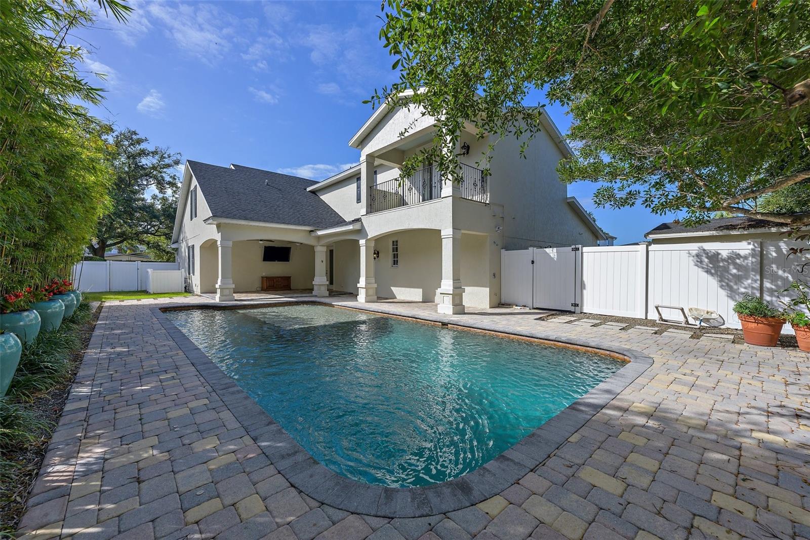 Image 14 of 52 For 1701 Walnut Avenue