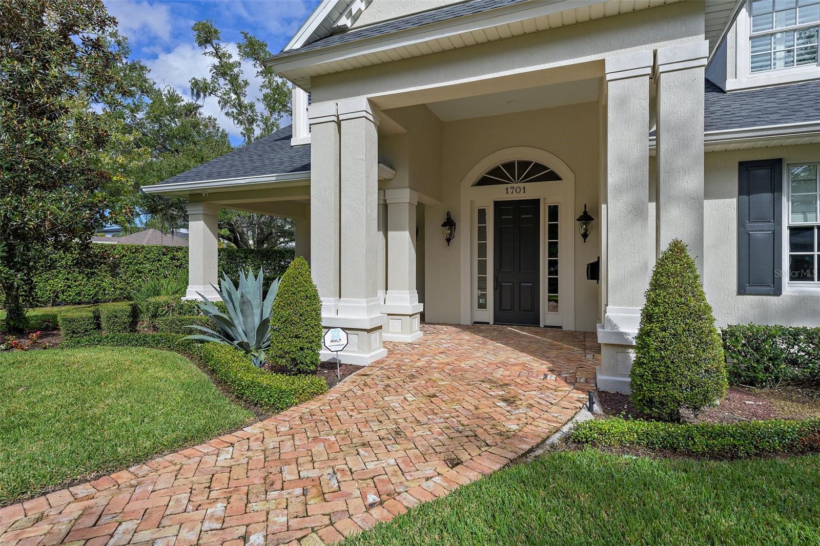 Image 17 of 52 For 1701 Walnut Avenue