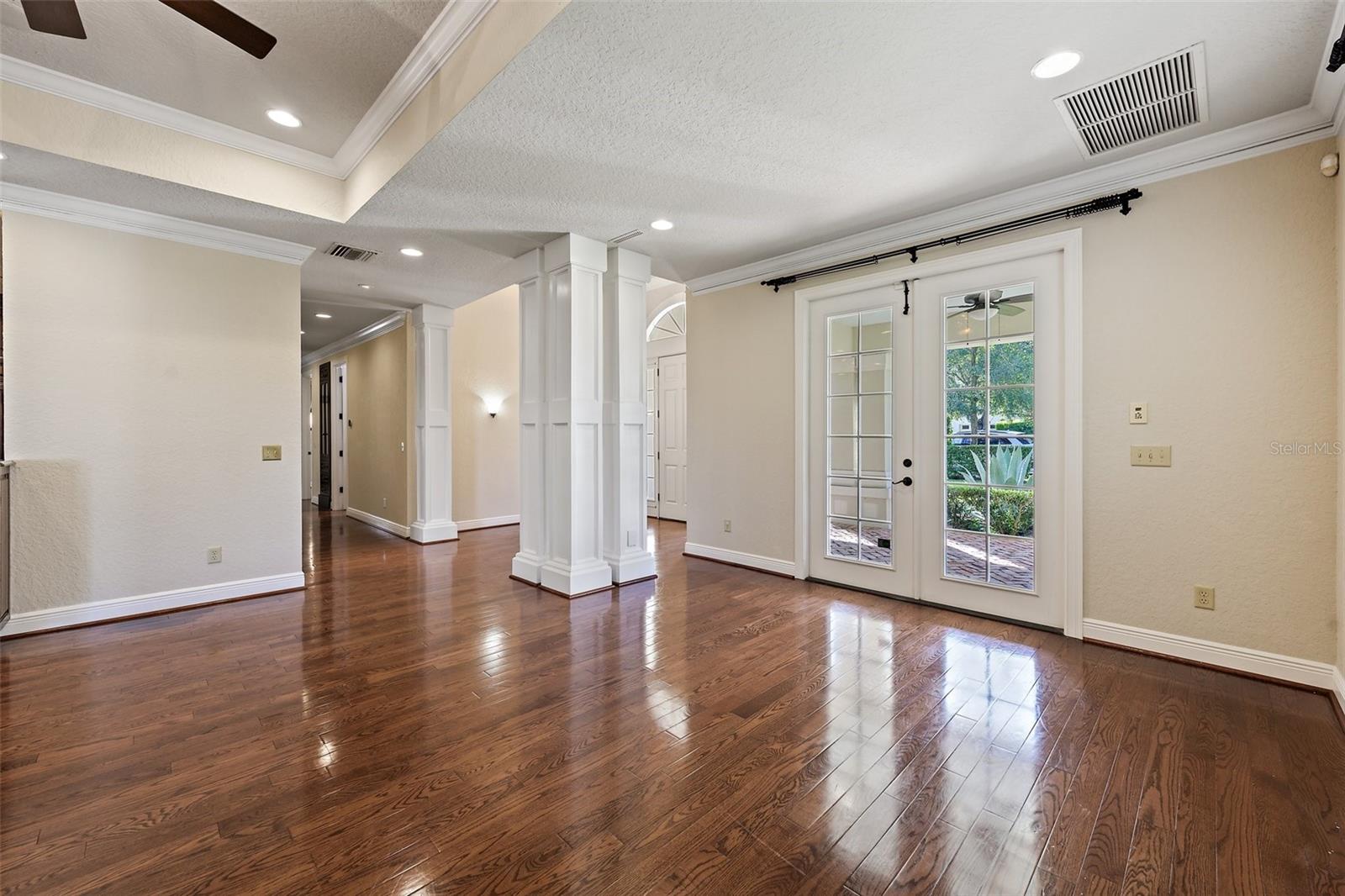 Image 21 of 52 For 1701 Walnut Avenue