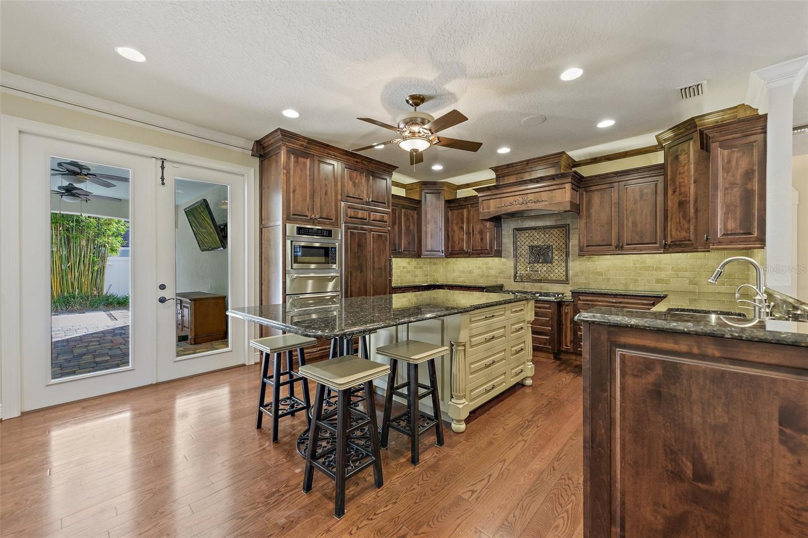 Image 28 of 52 For 1701 Walnut Avenue