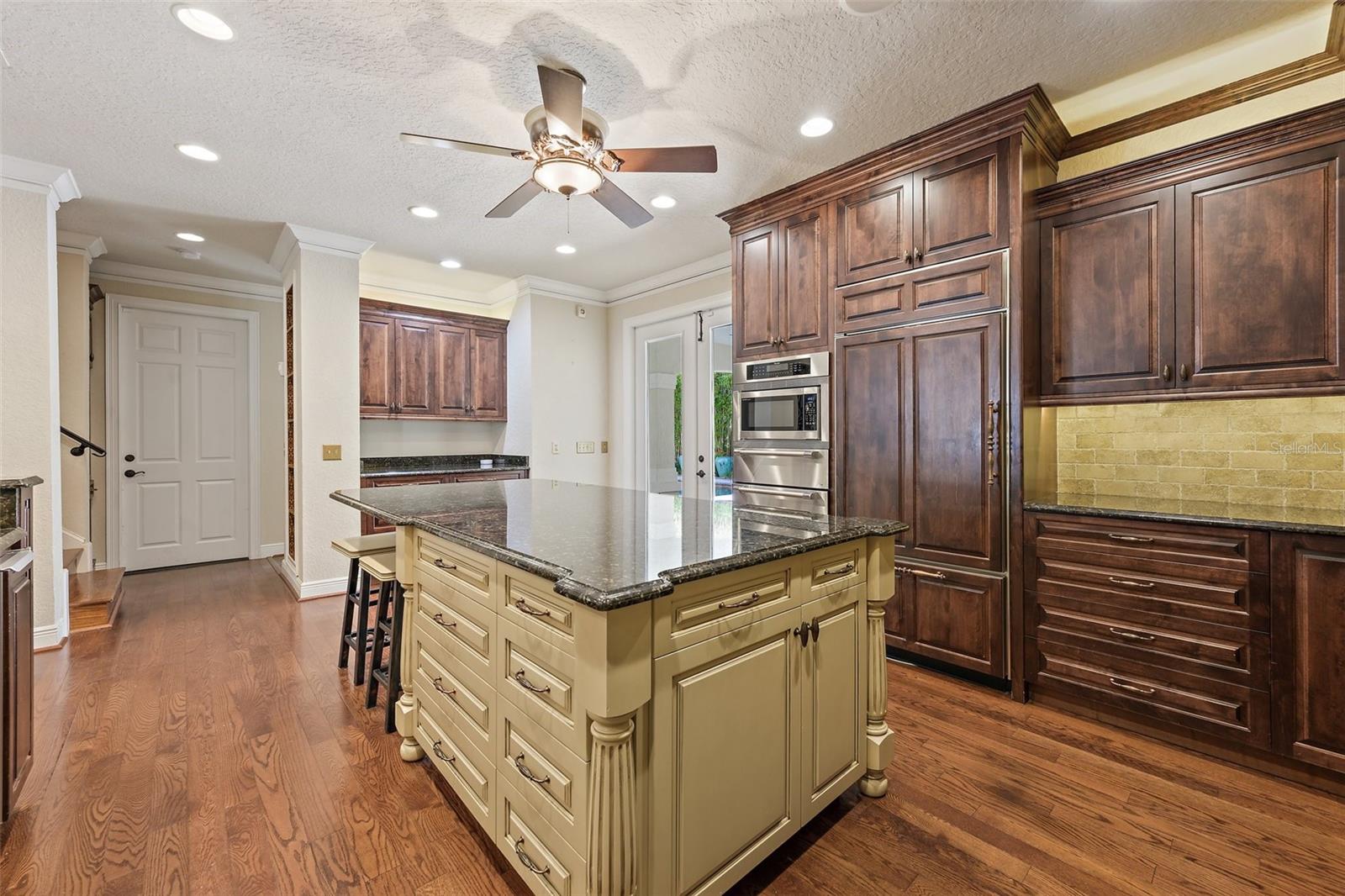 Image 31 of 52 For 1701 Walnut Avenue