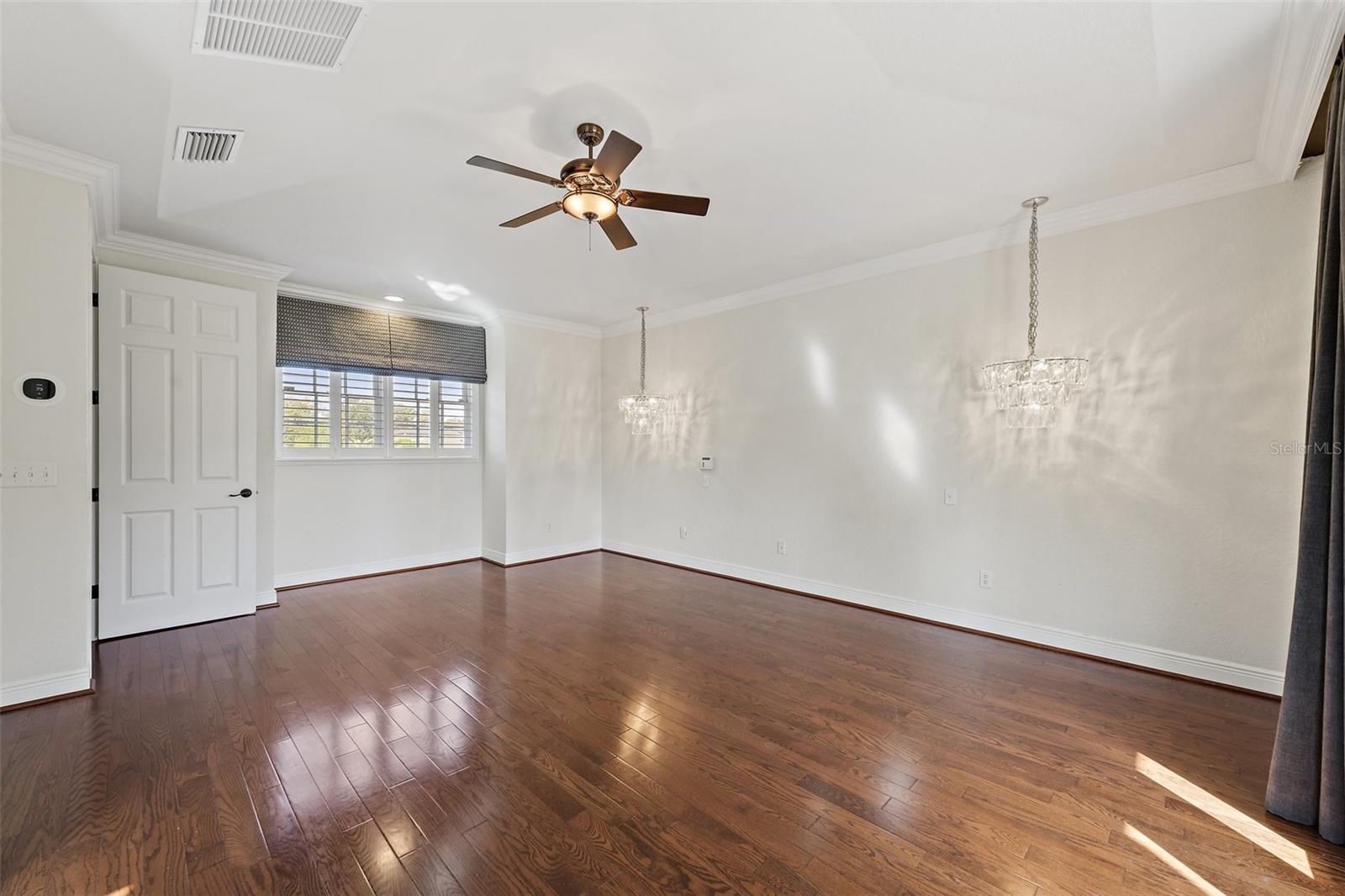 Image 38 of 52 For 1701 Walnut Avenue