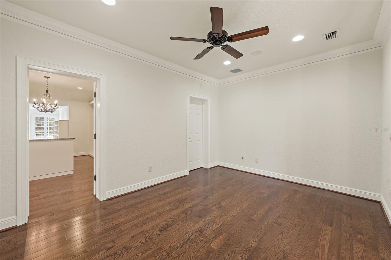 Image 42 of 52 For 1701 Walnut Avenue