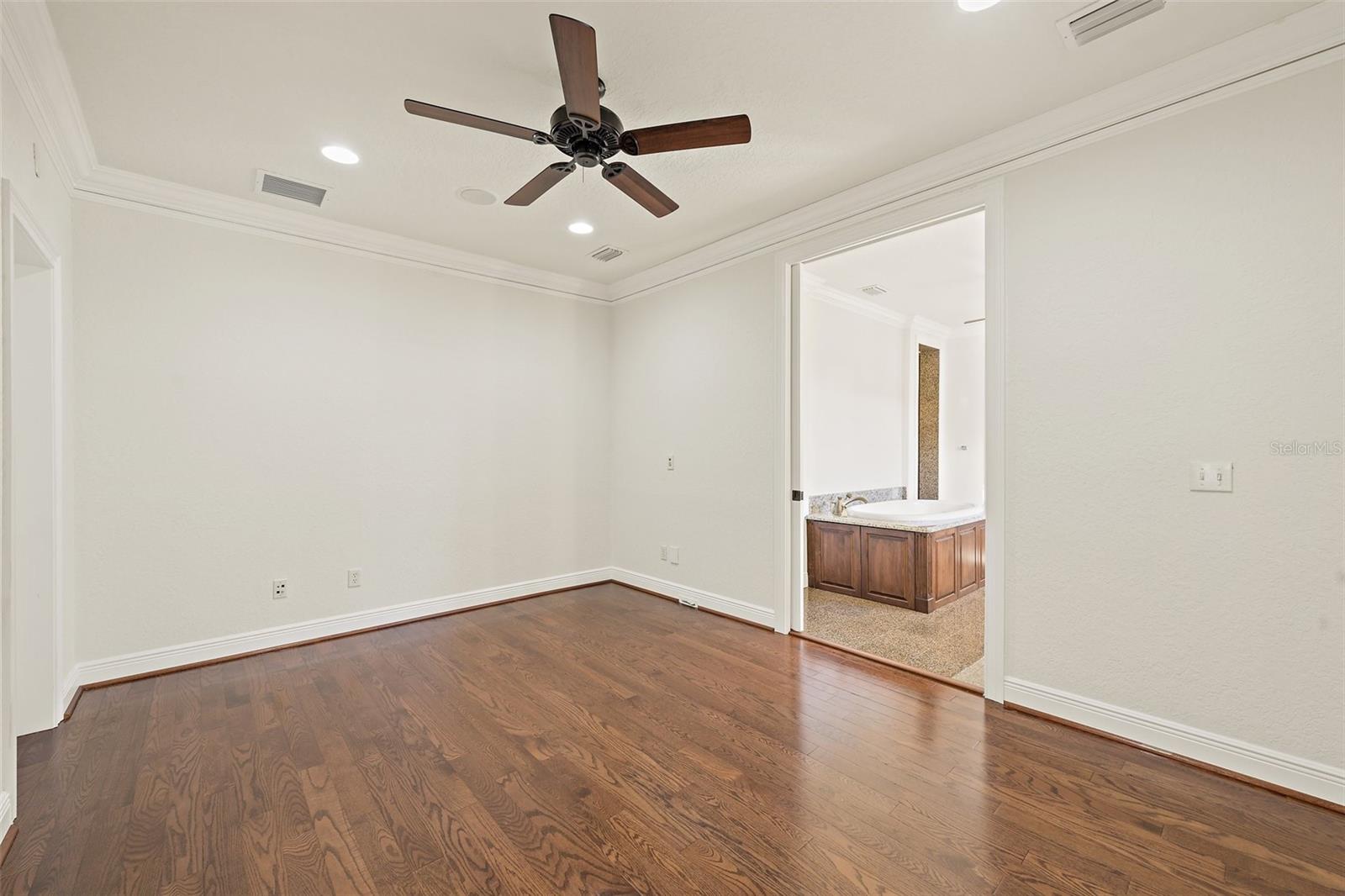 Image 43 of 52 For 1701 Walnut Avenue