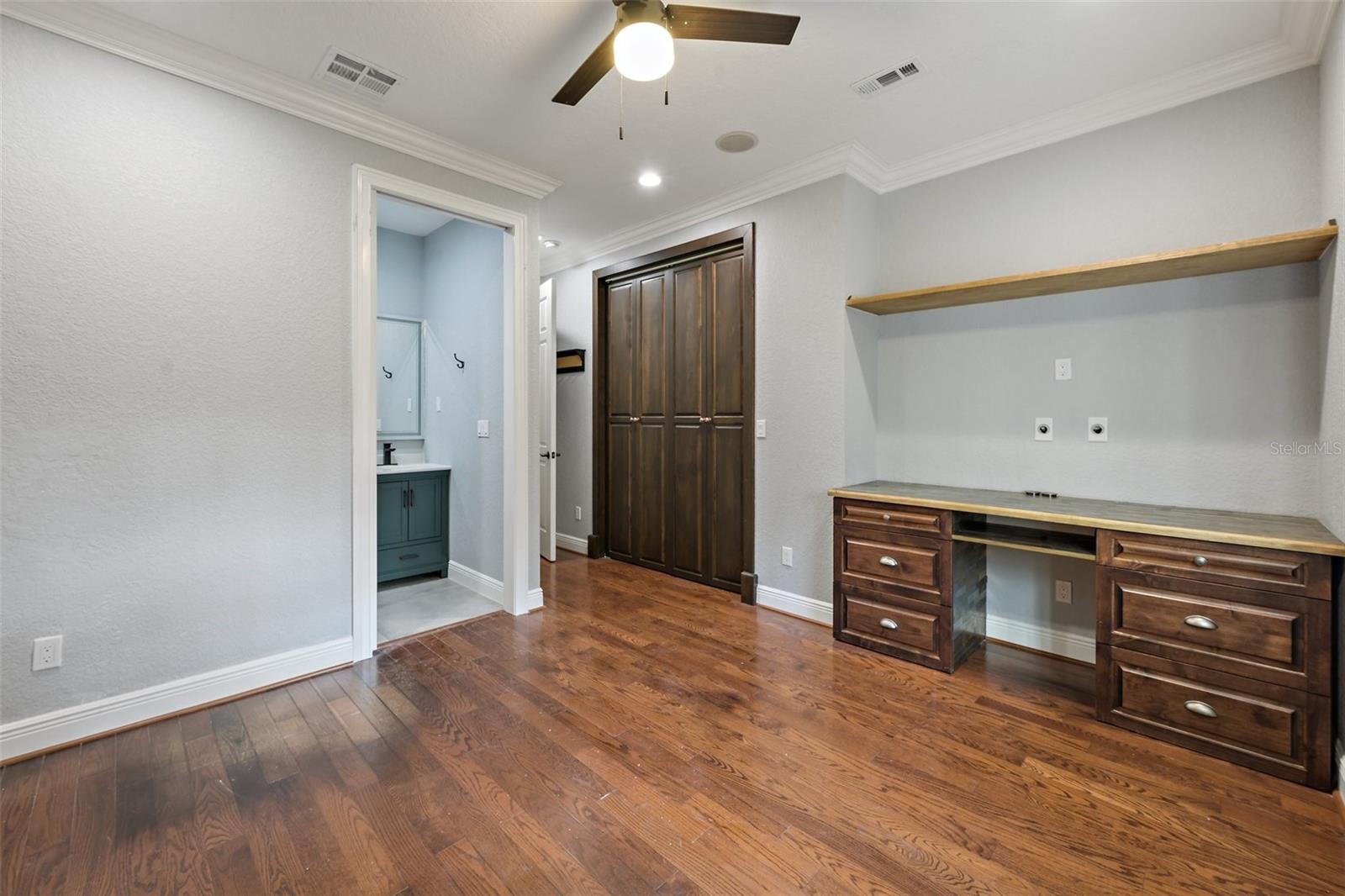 Image 51 of 52 For 1701 Walnut Avenue