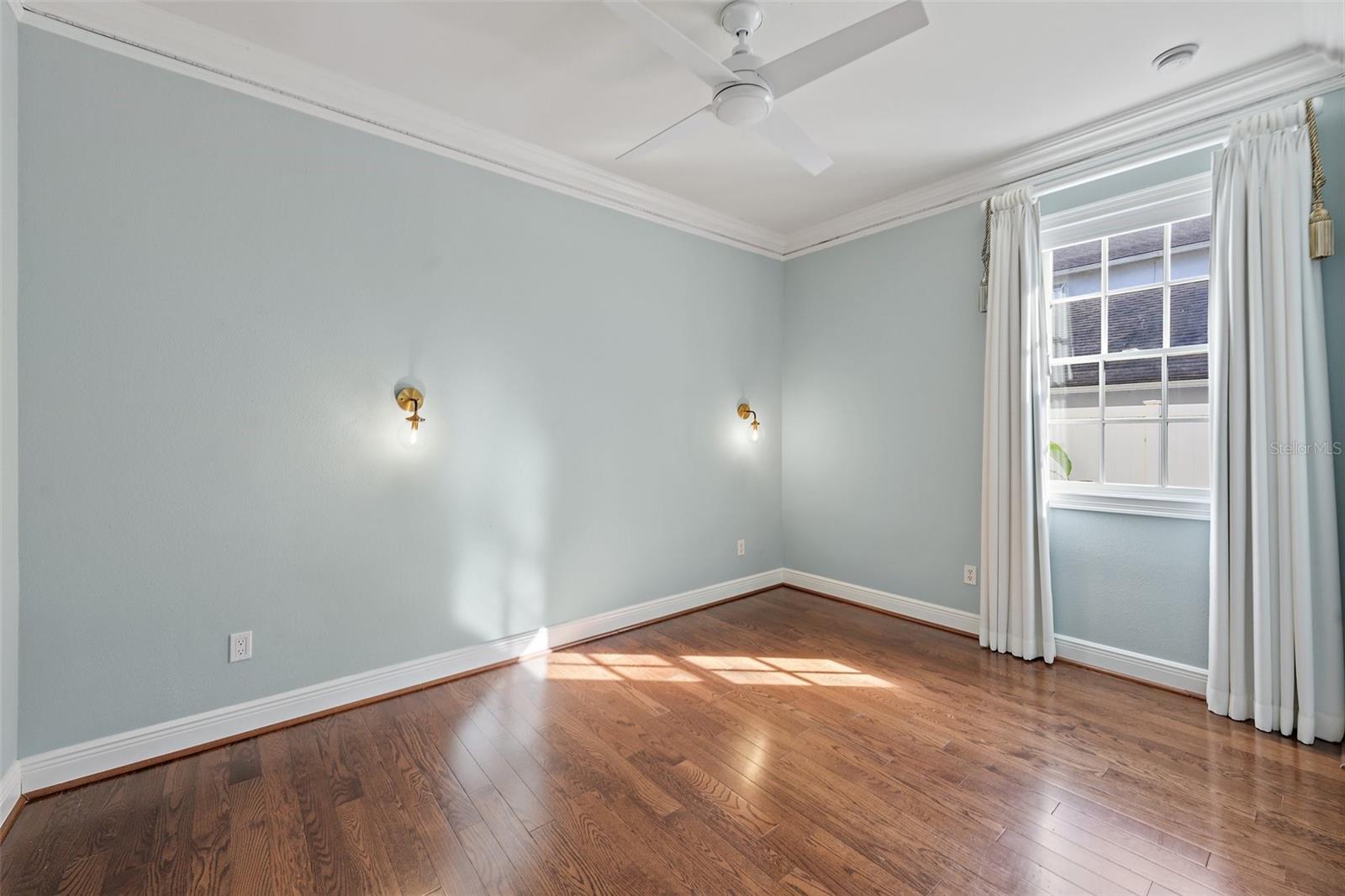 Image 6 of 52 For 1701 Walnut Avenue