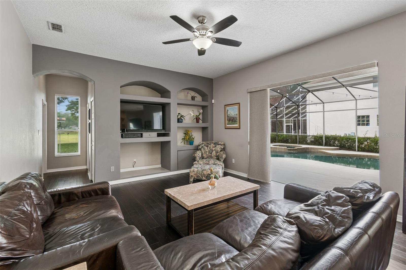 Image 20 of 65 For 10240 Pointview Court