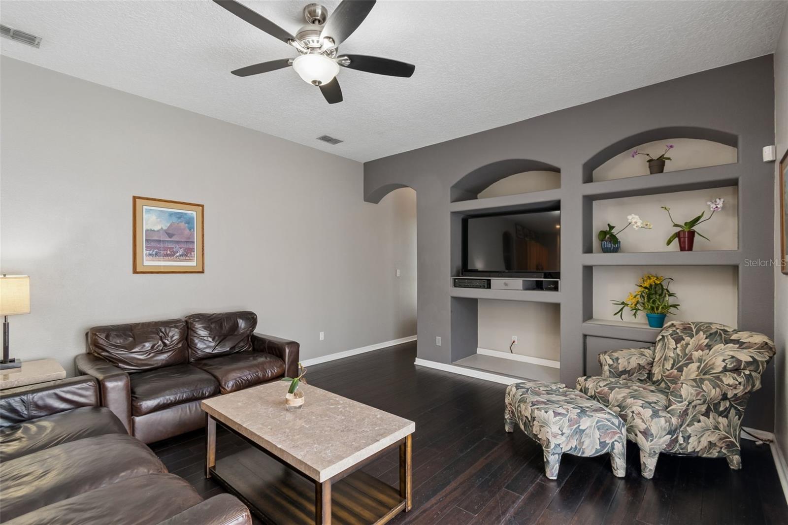 Image 21 of 65 For 10240 Pointview Court