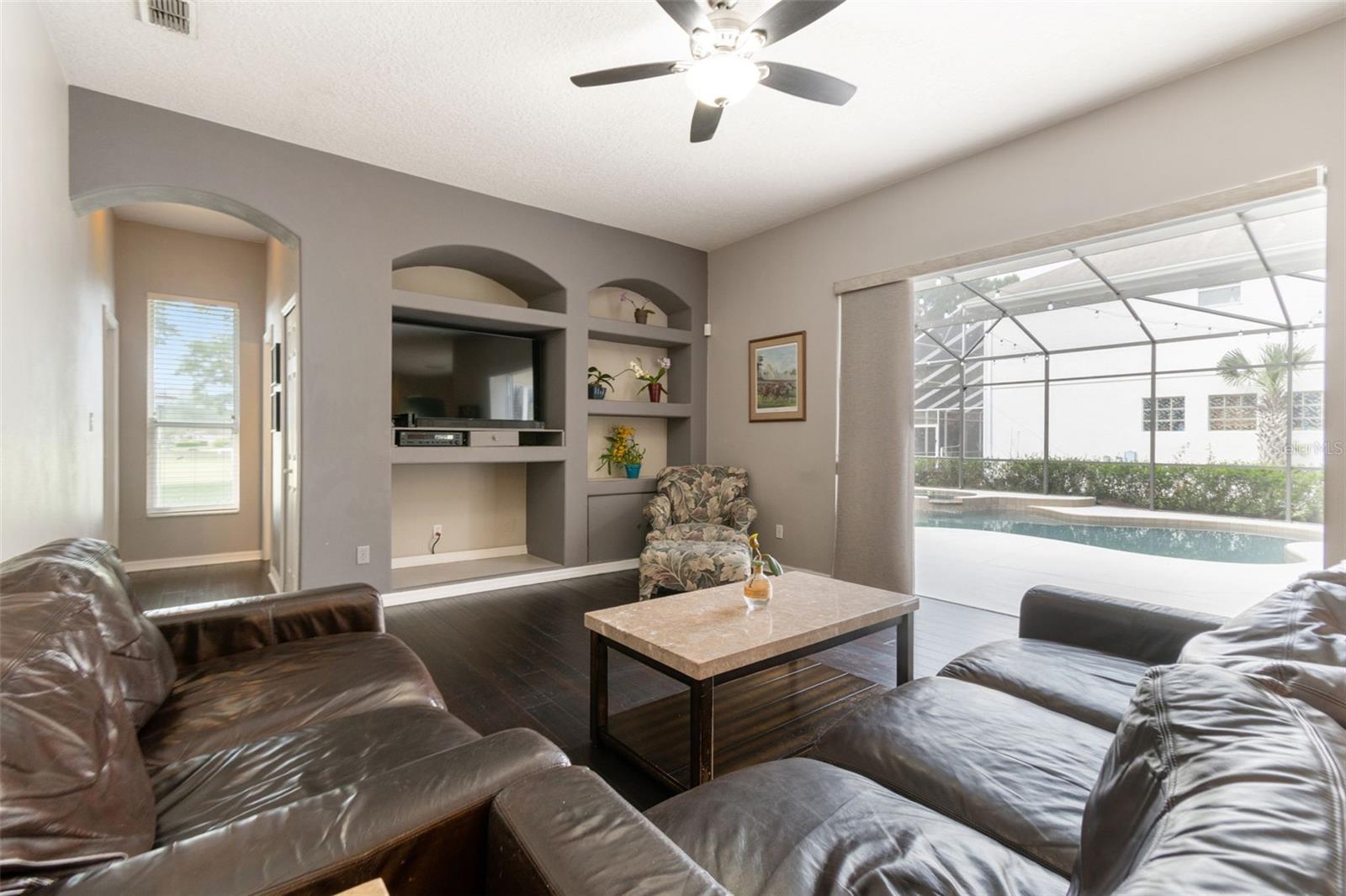 Image 22 of 65 For 10240 Pointview Court