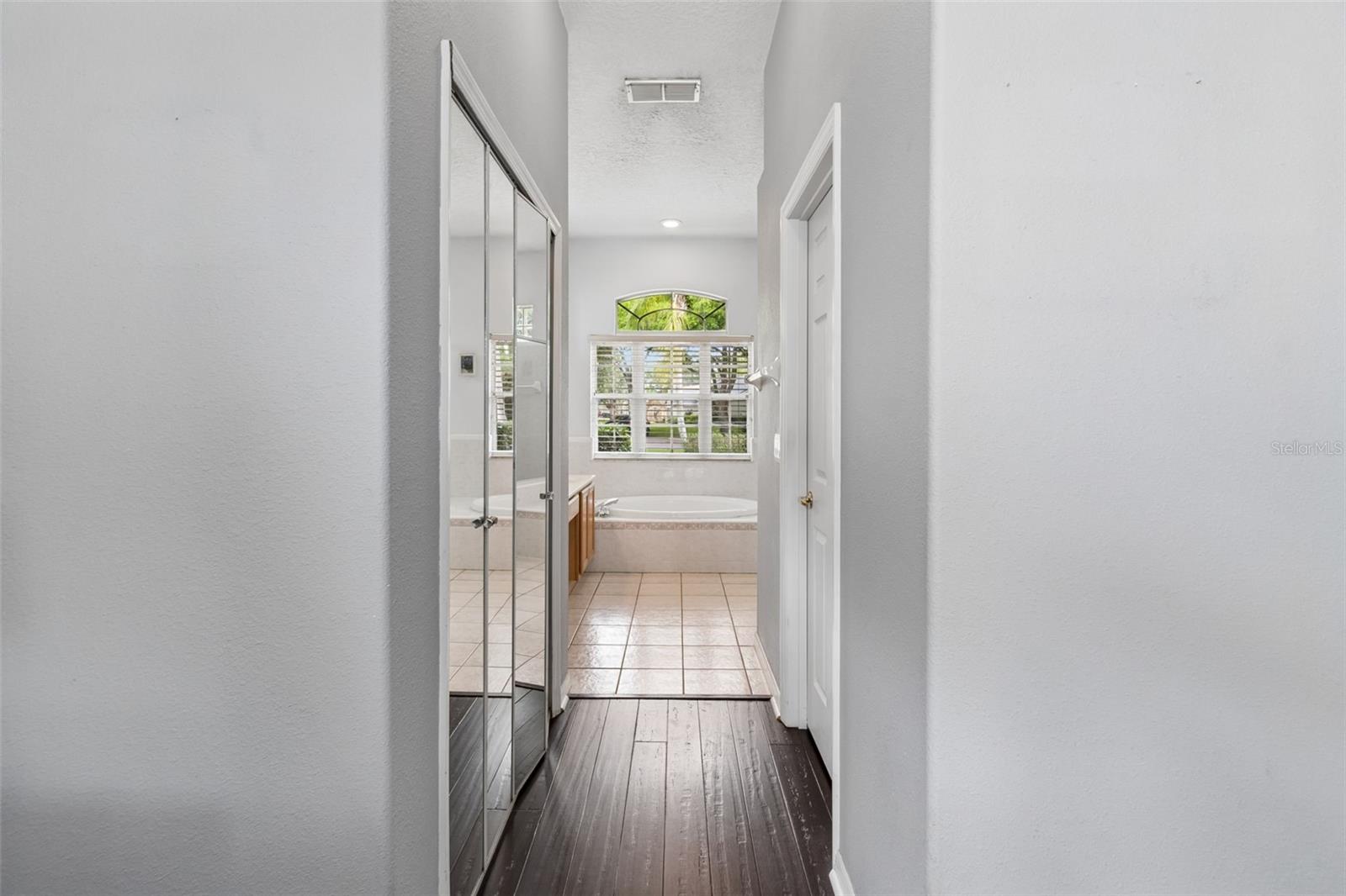 Image 28 of 65 For 10240 Pointview Court