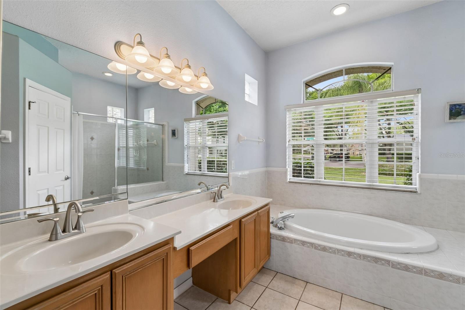 Image 29 of 65 For 10240 Pointview Court