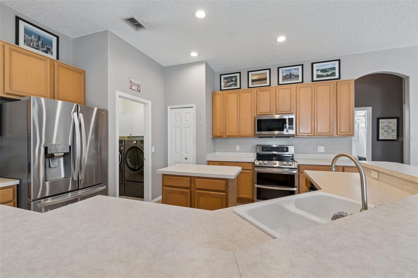 Image 9 of 65 For 10240 Pointview Court