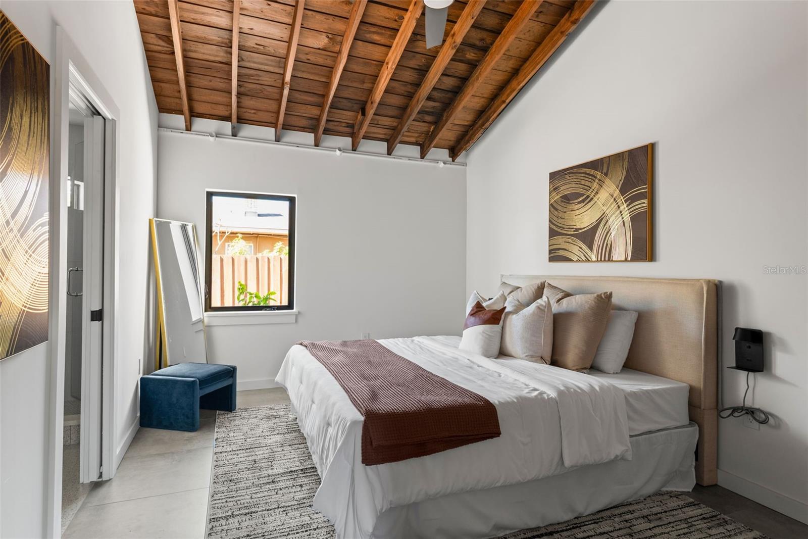 Image 18 of 53 For 870 Carver Street