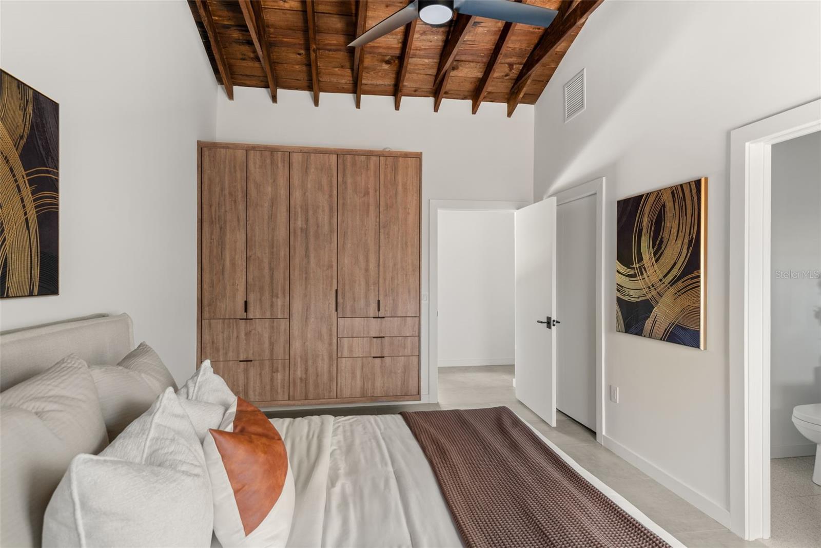 Image 19 of 53 For 870 Carver Street