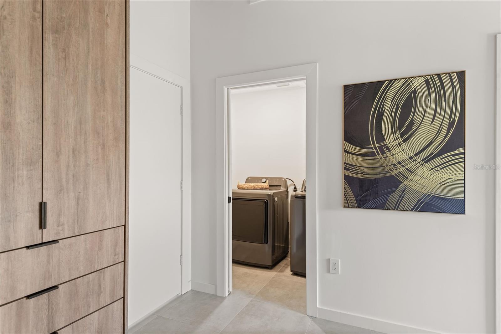 Image 21 of 53 For 870 Carver Street