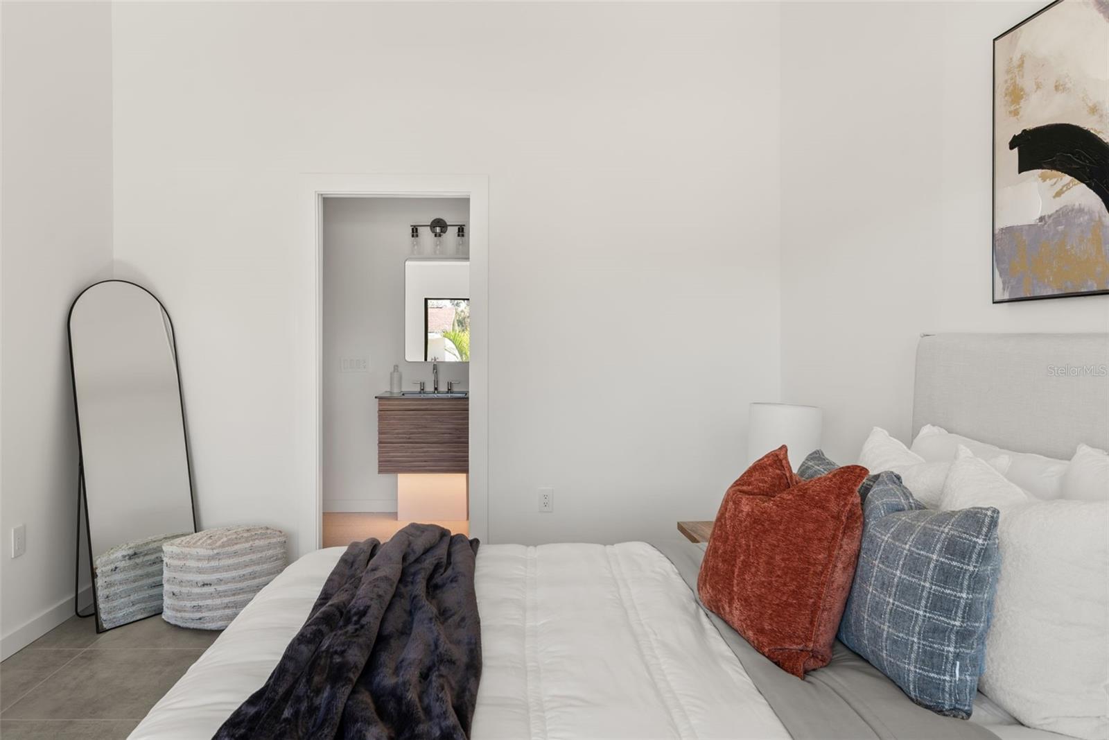 Image 28 of 53 For 870 Carver Street