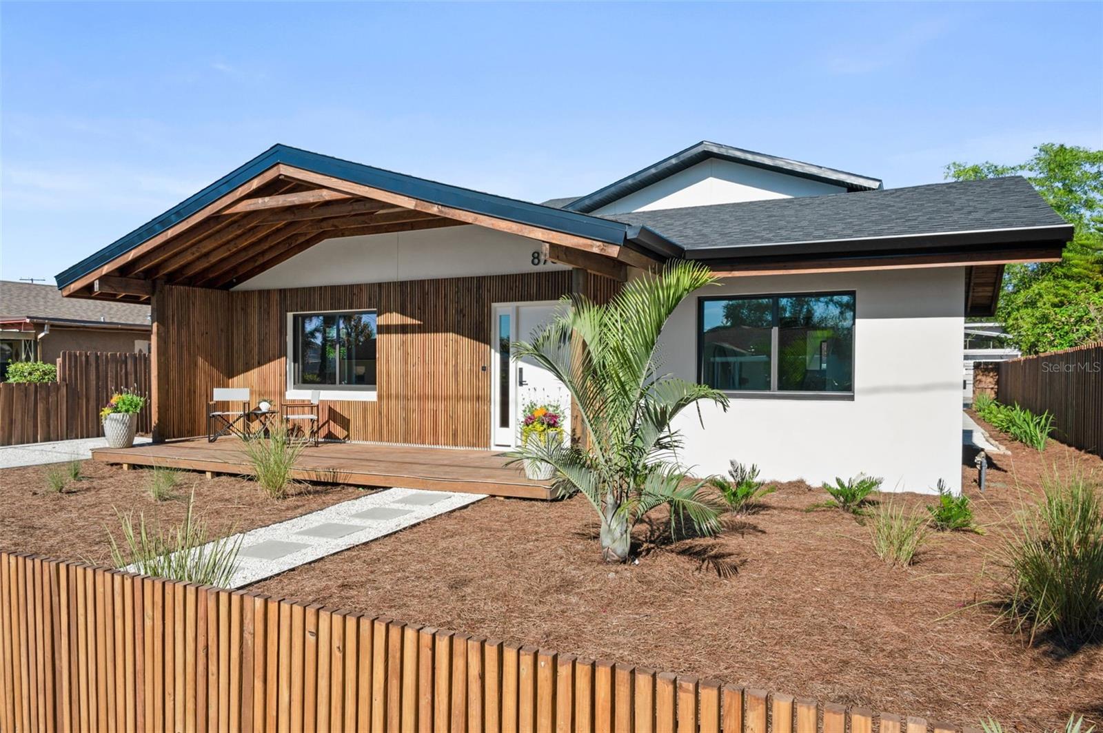 Image 3 of 53 For 870 Carver Street