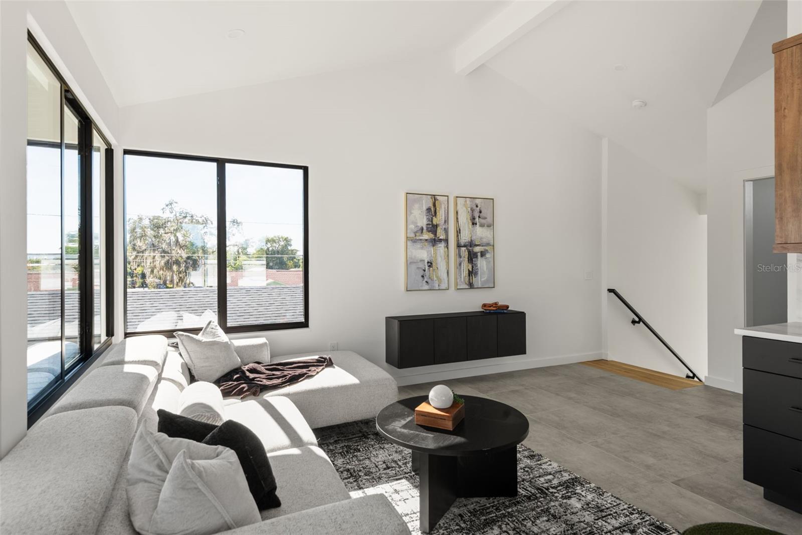 Image 43 of 53 For 870 Carver Street