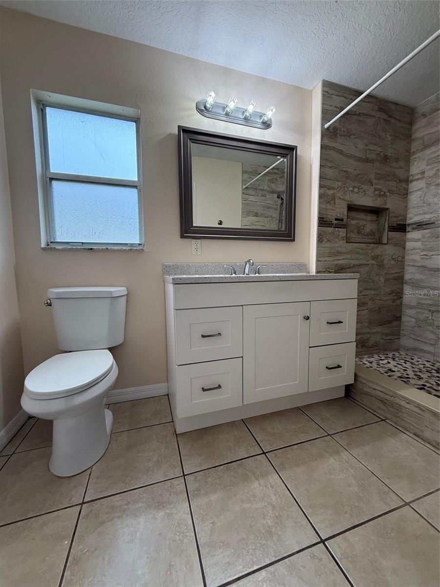 Image 15 of 18 For 972 Fairbairn Drive