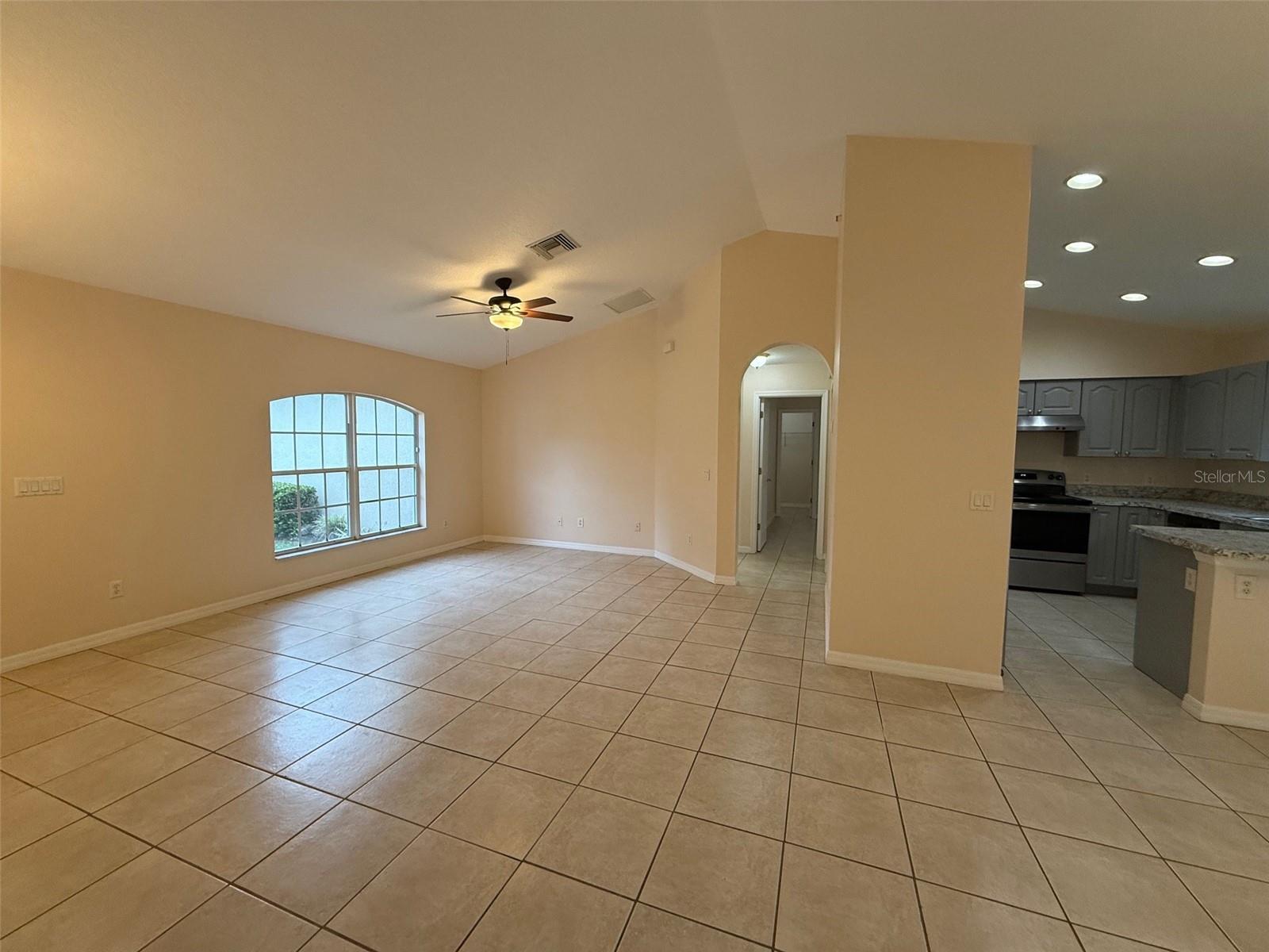 Image 5 of 18 For 972 Fairbairn Drive