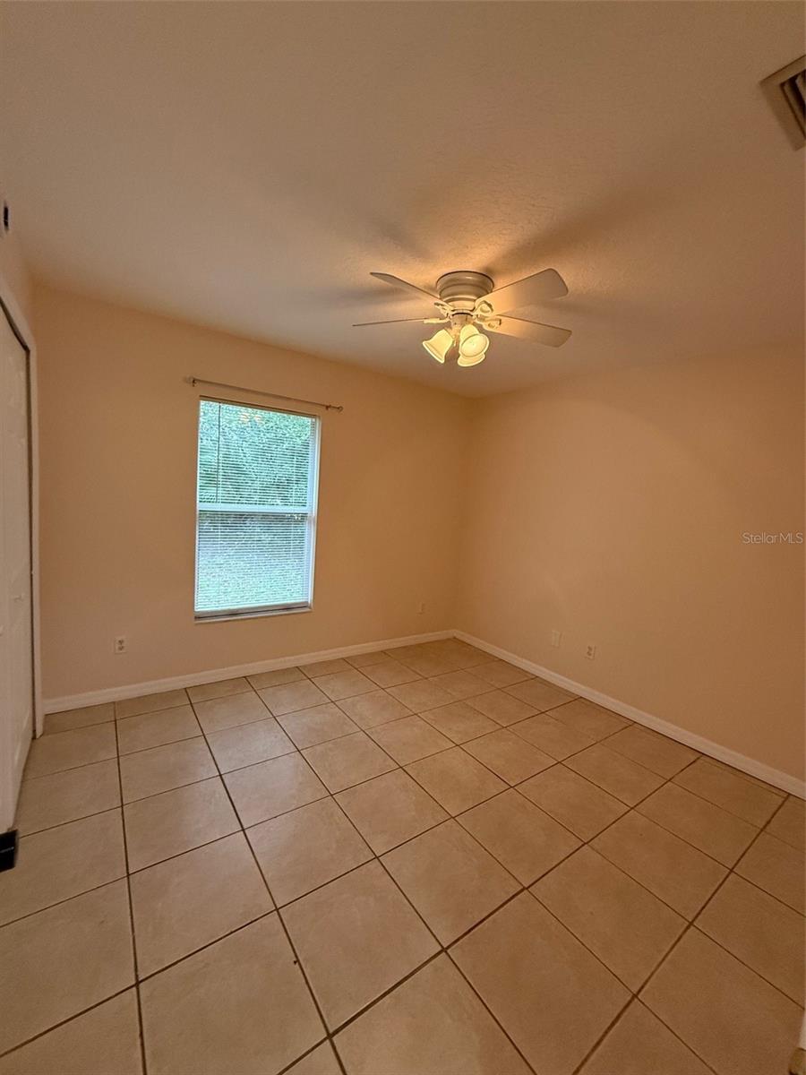 Image 8 of 18 For 972 Fairbairn Drive