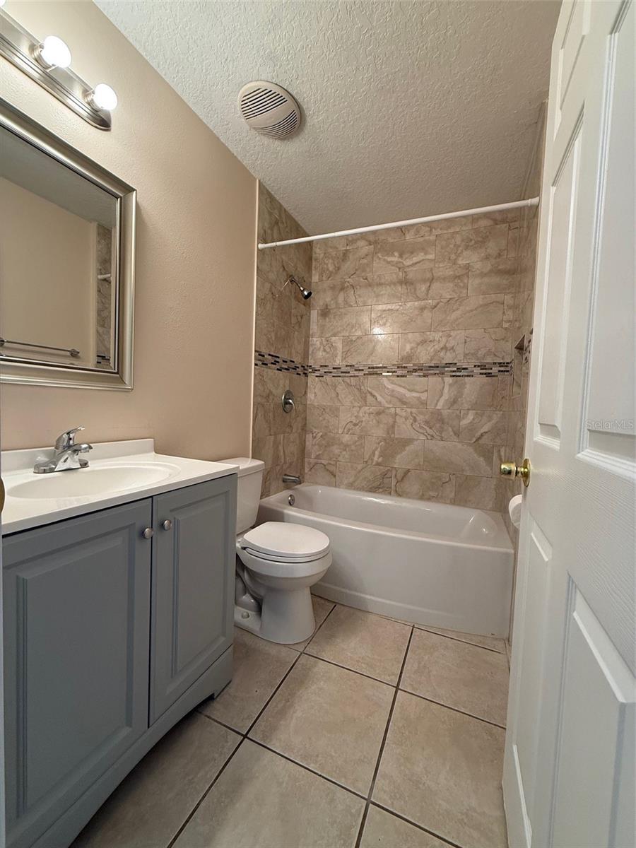 Image 9 of 18 For 972 Fairbairn Drive