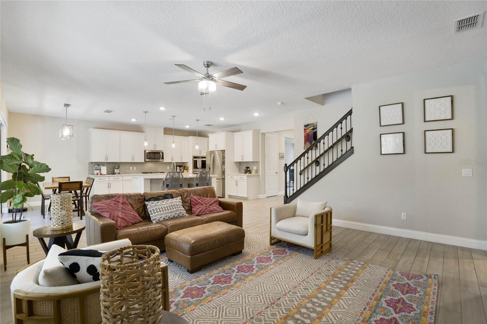 Image 17 of 46 For 8414 Vivaro Isle Way