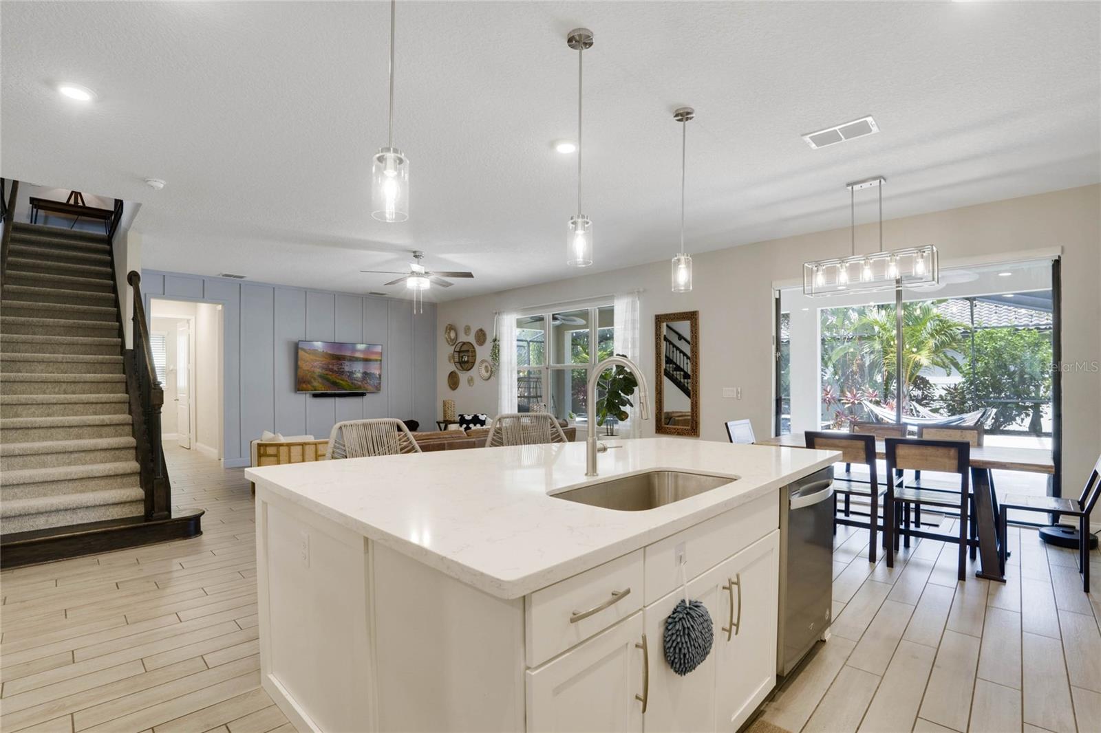 Image 19 of 46 For 8414 Vivaro Isle Way