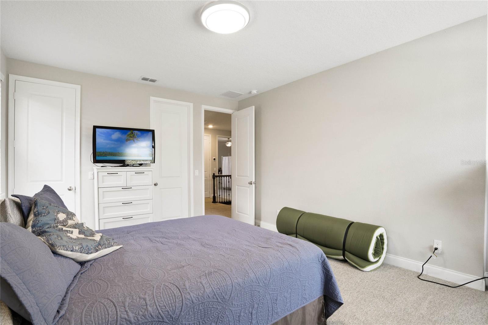 Image 31 of 46 For 8414 Vivaro Isle Way