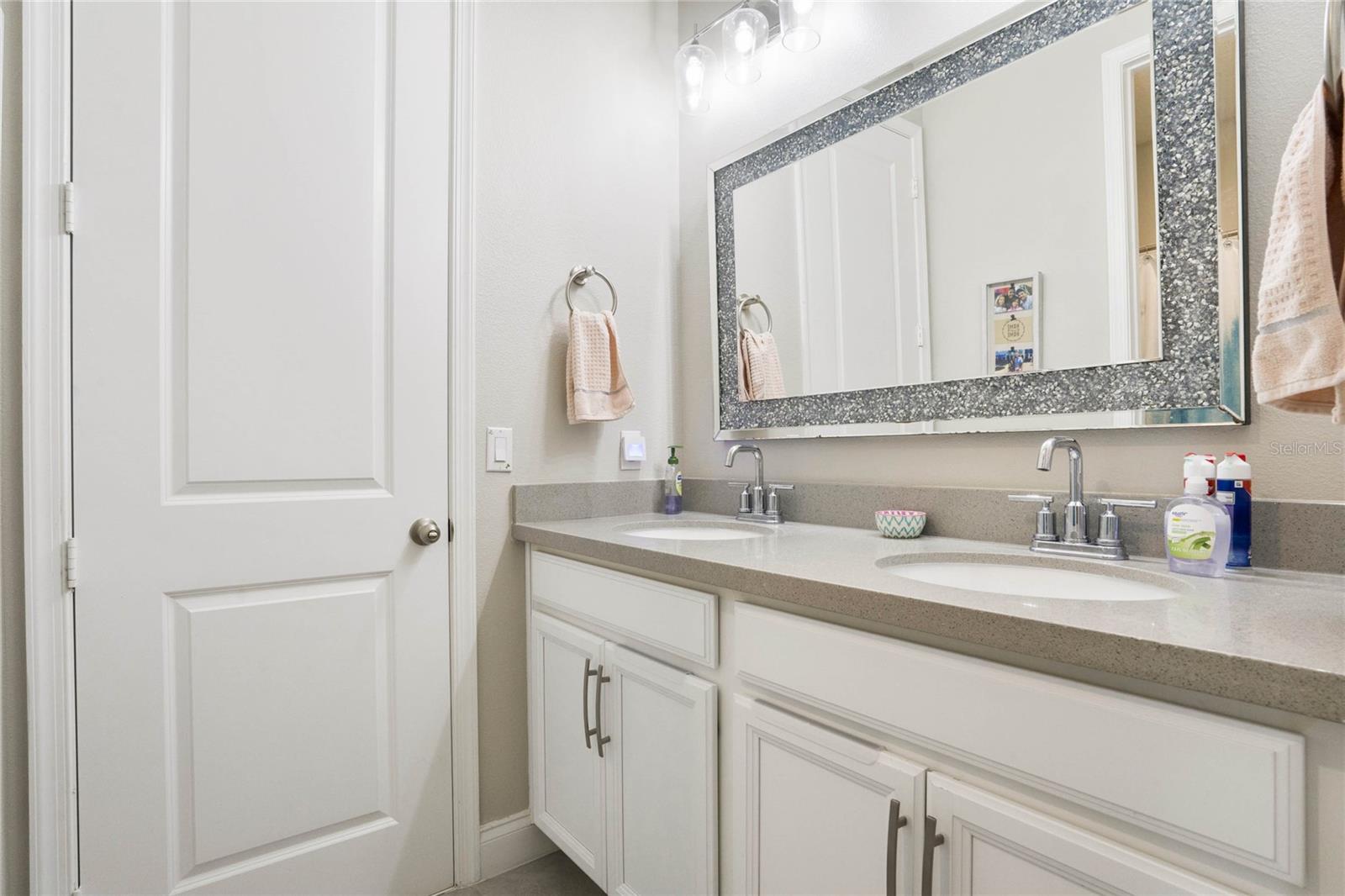 Image 35 of 46 For 8414 Vivaro Isle Way